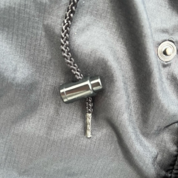 Eddie Bauer Mens HOODED Rain Coat (Wind Breaker) - Picture 2 of 6